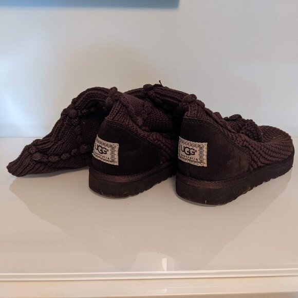 UGG, Sz 7, pull-on Knit Boot in Chocolate - Picture 1 of 5